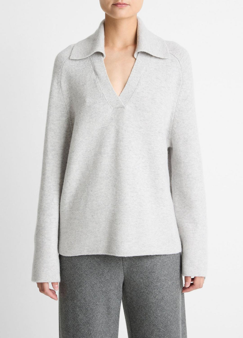 VINCE | Wool & Cashmere-Blend Oversized Polo Sweater in V-Neck - HEATHER PALE GREY
