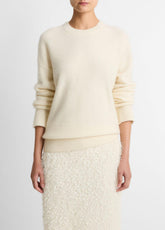 VINCE | Plush Cashmere Crew Neck Sweater in Crew Neck - OFF WHITE