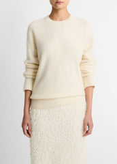 VINCE | Plush Cashmere Crew Neck Sweater in Crew Neck - OFF WHITE