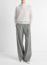 VINCE | Plush Cashmere Funnel-Neck Sweater in Turtleneck - HEATHER PLATINUM