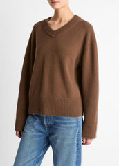 VINCE | Wool-Cashmere V-Neck Sweater in V-Neck - HAZELNUT