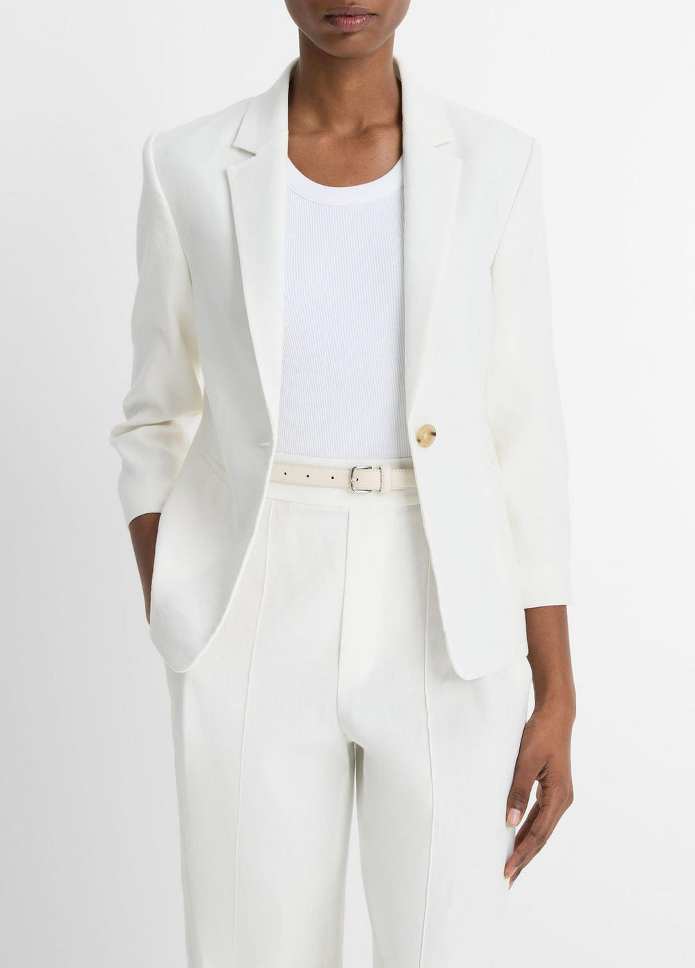 VINCE | Linen-Blend Shrunken Blazer in Blazers - OFF WHITE
