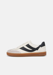 VINCE | Oasis Leather Sneaker in Sneakers - MILK/NIGHT BLUE