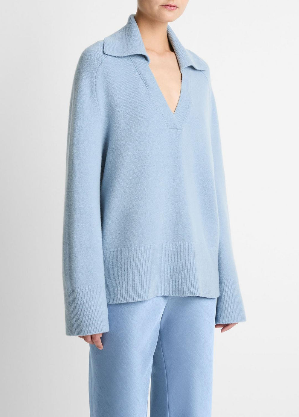 VINCE | Wool & Cashmere-Blend Oversized Polo Sweater in V-Neck - PACIFIC