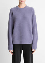 VINCE | Plush Cashmere Crew Neck Sweater in Crew Neck - MAUVE IRIS