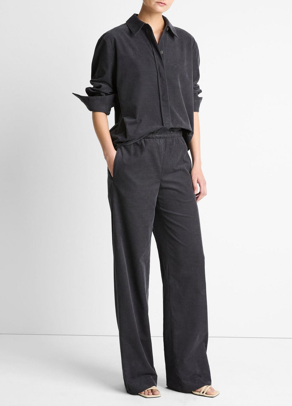 VINCE | Cotton Corduroy Pull-On Pant in Wide Leg - GRAPHITE