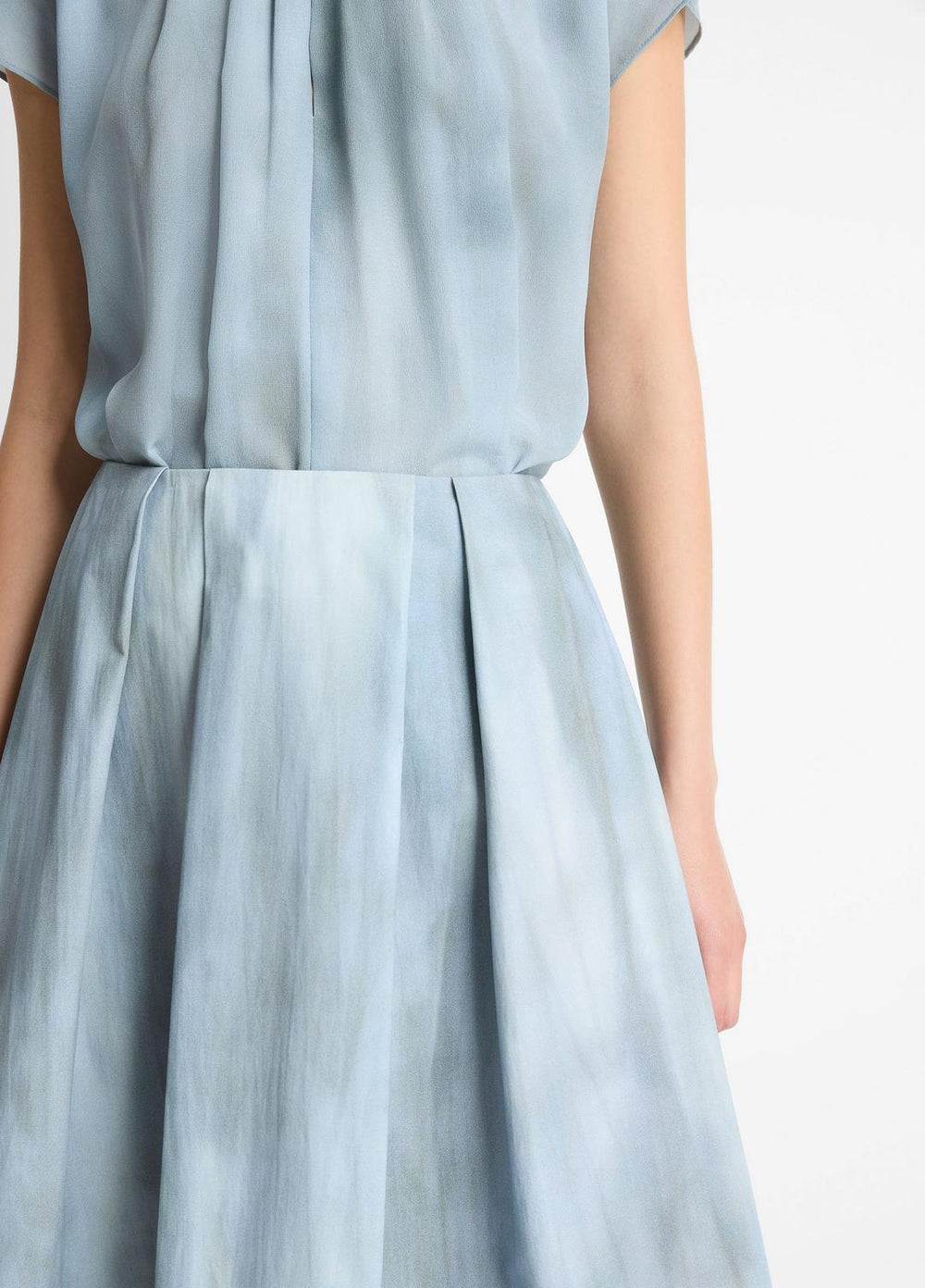 VINCE | Washed Ombré Cotton Pleated Knee Skirt in Skirts - AZURA WASH