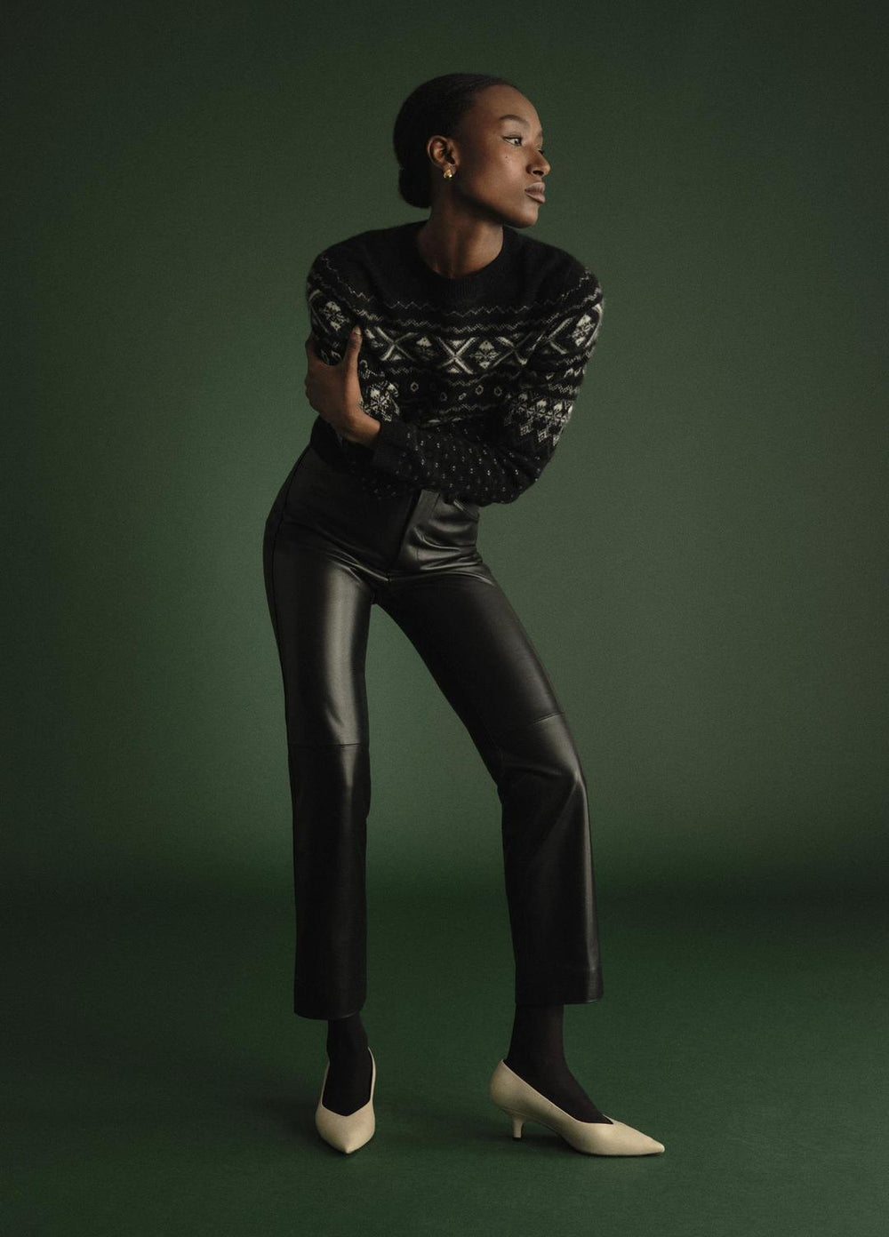 VINCE | Fair Isle Plush Cashmere Sweater in Crew Neck - BLACK/WHITE COMBO
