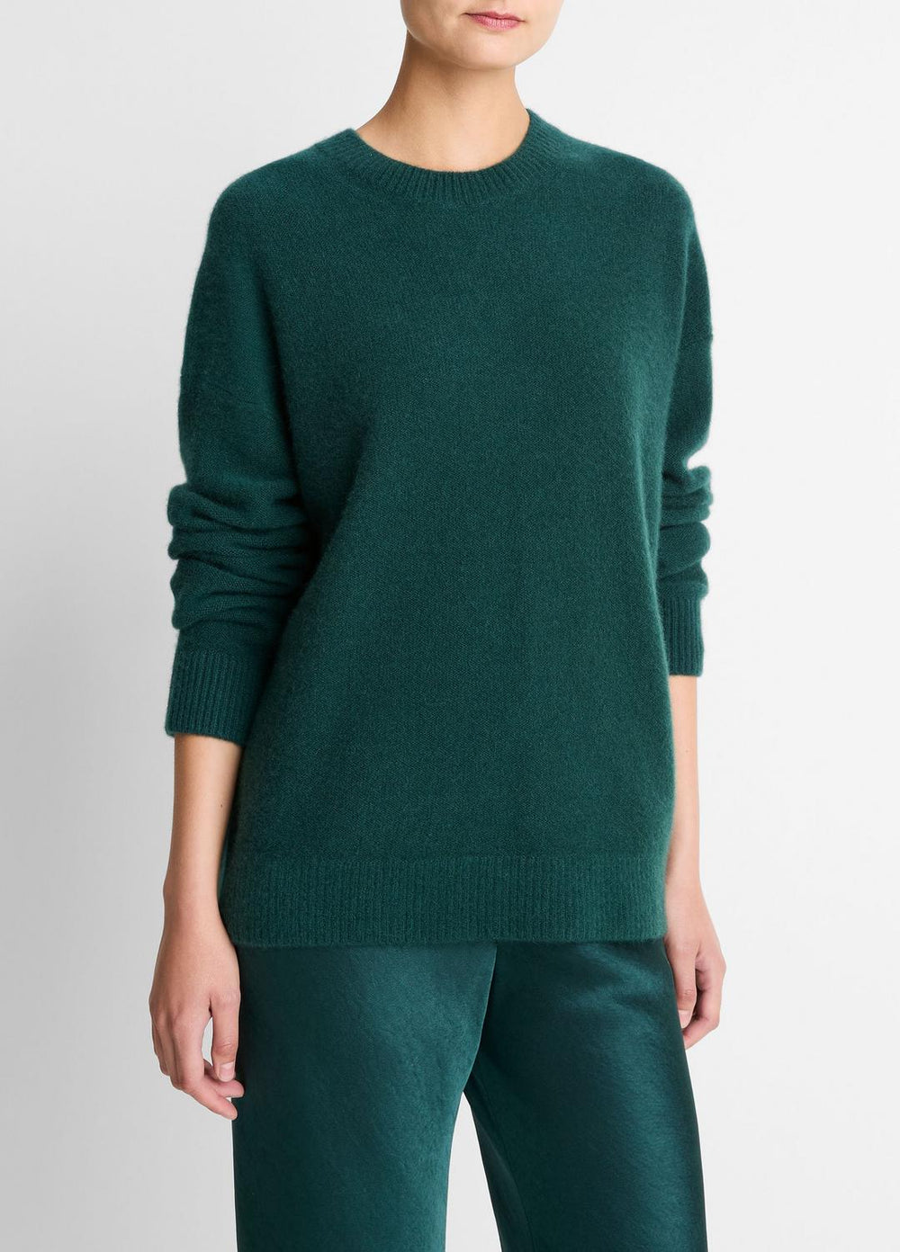 VINCE | Plush Cashmere Crew Neck Sweater in Crew Neck - JUNIPER