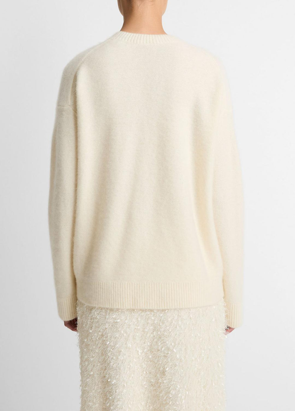 VINCE | Plush Cashmere Crew Neck Sweater in Crew Neck - OFF WHITE