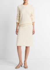 VINCE | Plush Cashmere Crew Neck Sweater in Crew Neck - OFF WHITE