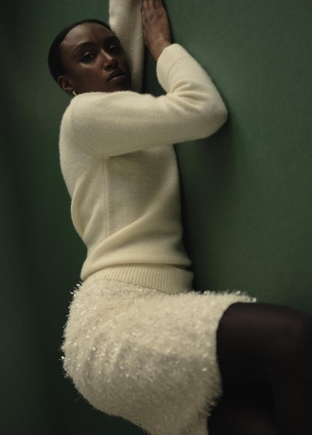 VINCE | Plush Cashmere Crew Neck Sweater in Crew Neck - OFF WHITE