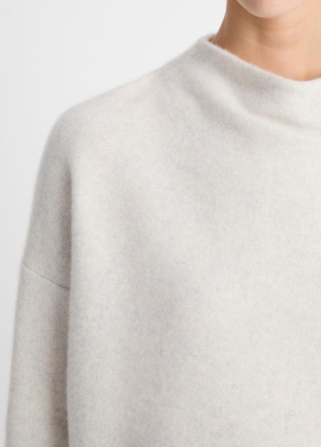 VINCE | Plush Cashmere Funnel-Neck Sweater in Turtleneck - HEATHER PLATINUM