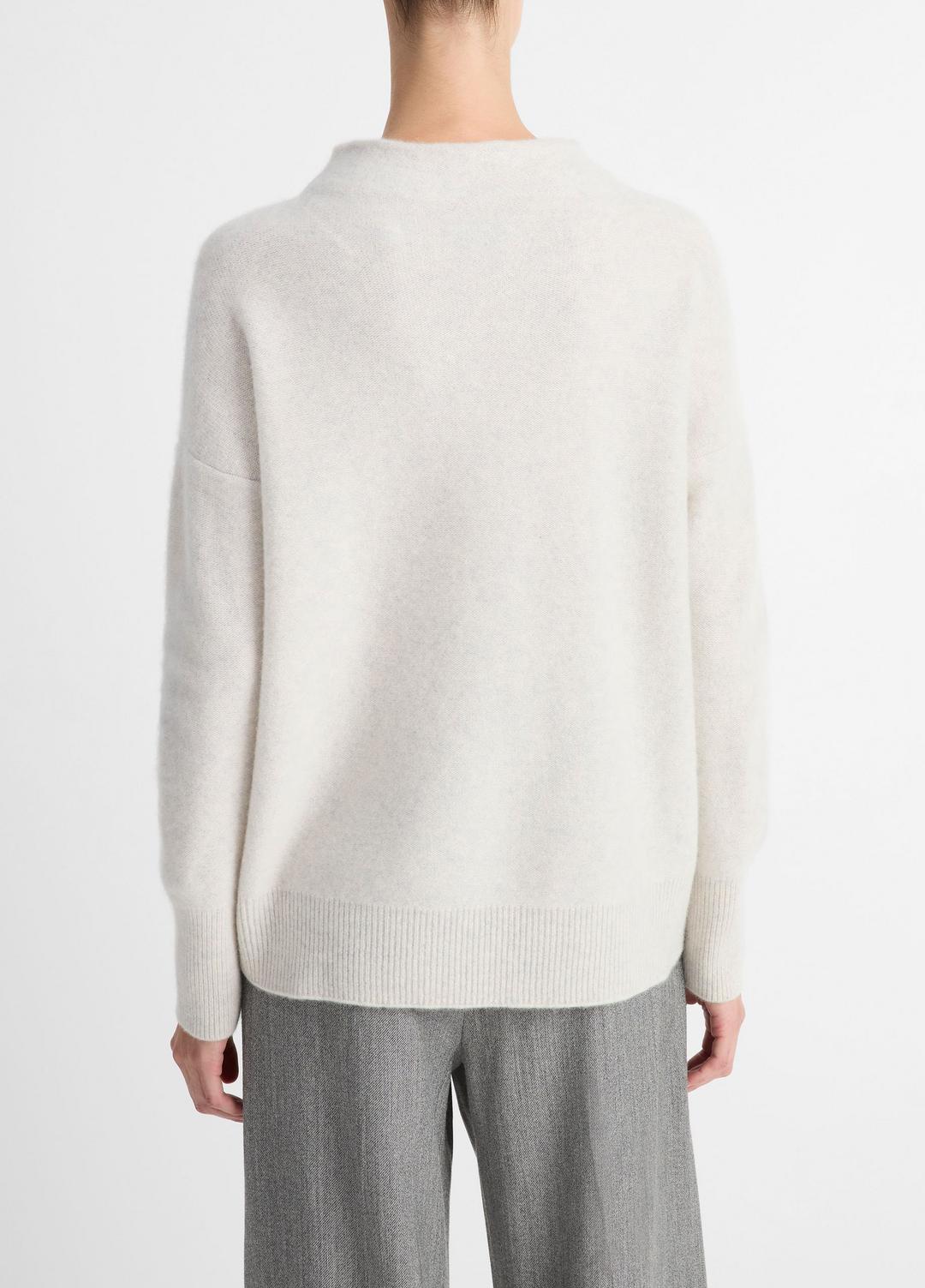VINCE | Plush Cashmere Funnel-Neck Sweater in Turtleneck - HEATHER PLATINUM