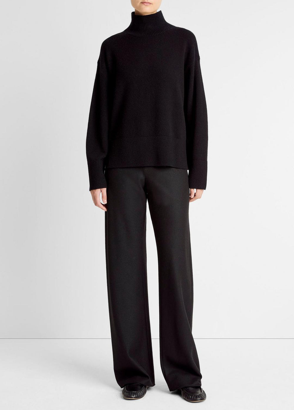 VINCE | Wool-Cashmere Side-Slit Turtleneck Sweater in Turtleneck - BLACK
