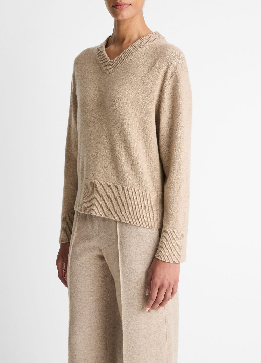 VINCE | Wool-Cashmere V-Neck Sweater in V-Neck - HEATHER MARZIPAN