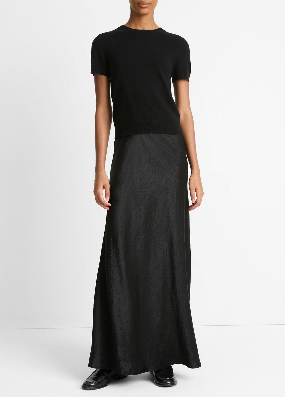 VINCE | Wool & Cashmere-Blend Short-Sleeve Sweater in Crew Neck - BLACK