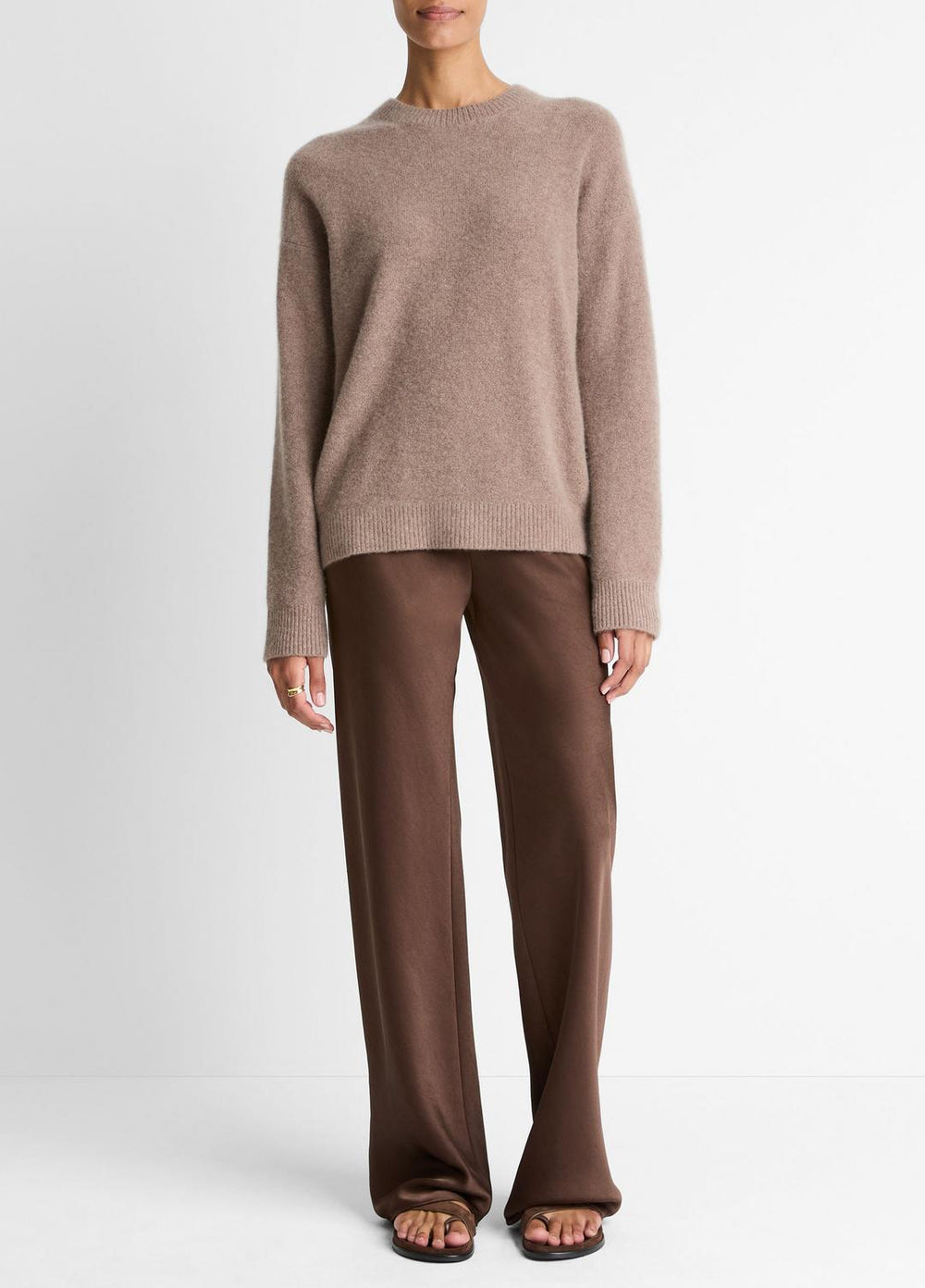 VINCE | Plush Cashmere Crew Neck Sweater in Crew Neck - HEATHER DOE