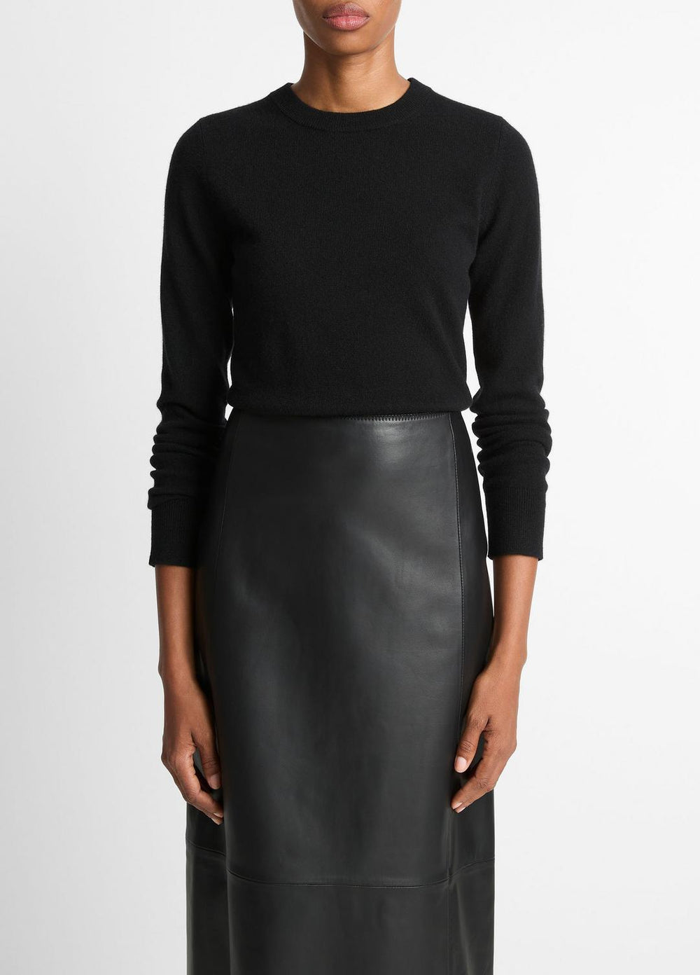 VINCE | Cashmere Crew Neck Sweater in Crew Neck - BLACK