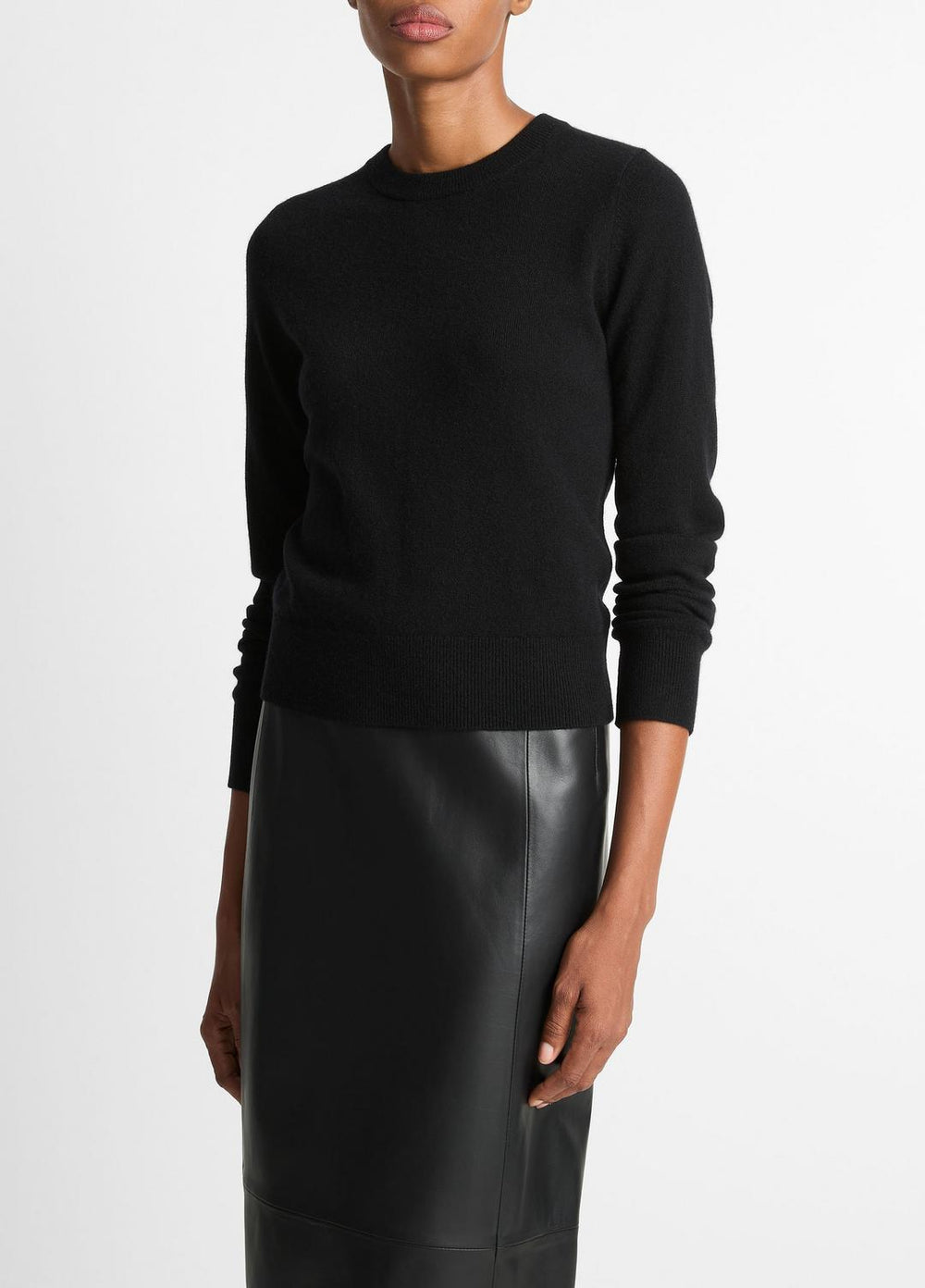 VINCE | Cashmere Crew Neck Sweater in Crew Neck - BLACK