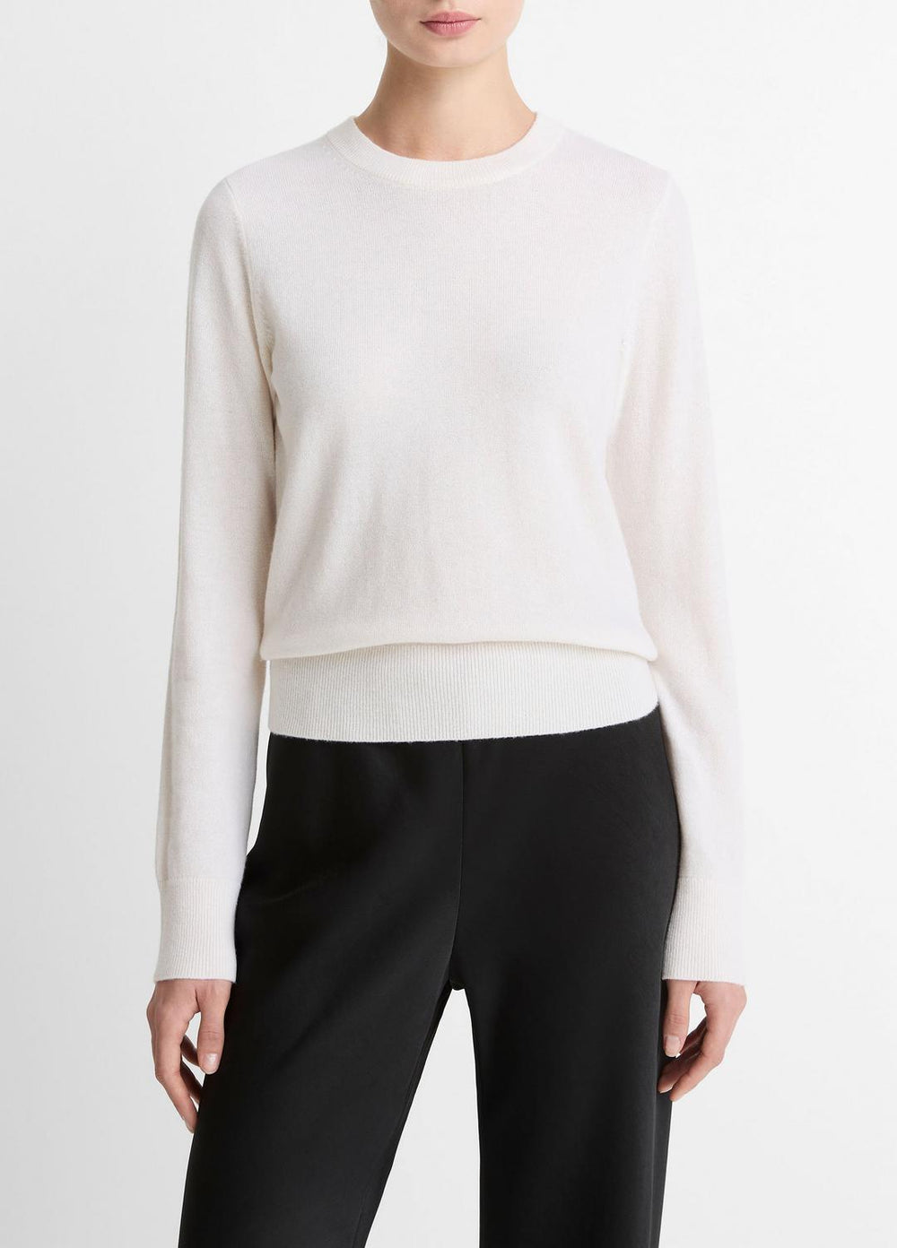 VINCE | Cashmere Crew Neck Sweater in Crew Neck - OFF WHITE