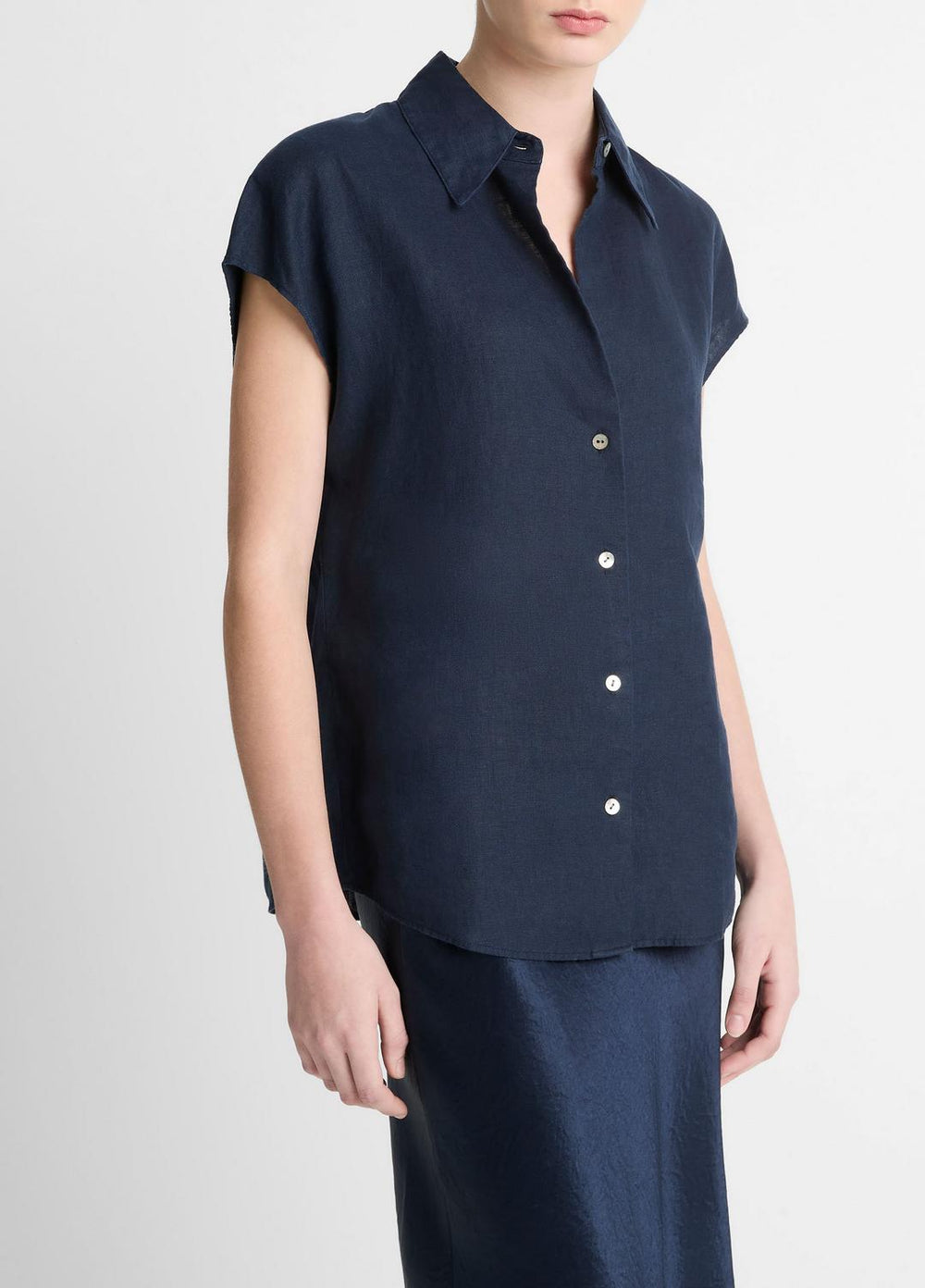 VINCE | Linen Cap-Sleeve Button-Front Blouse in Short Sleeve - COASTAL BLUE