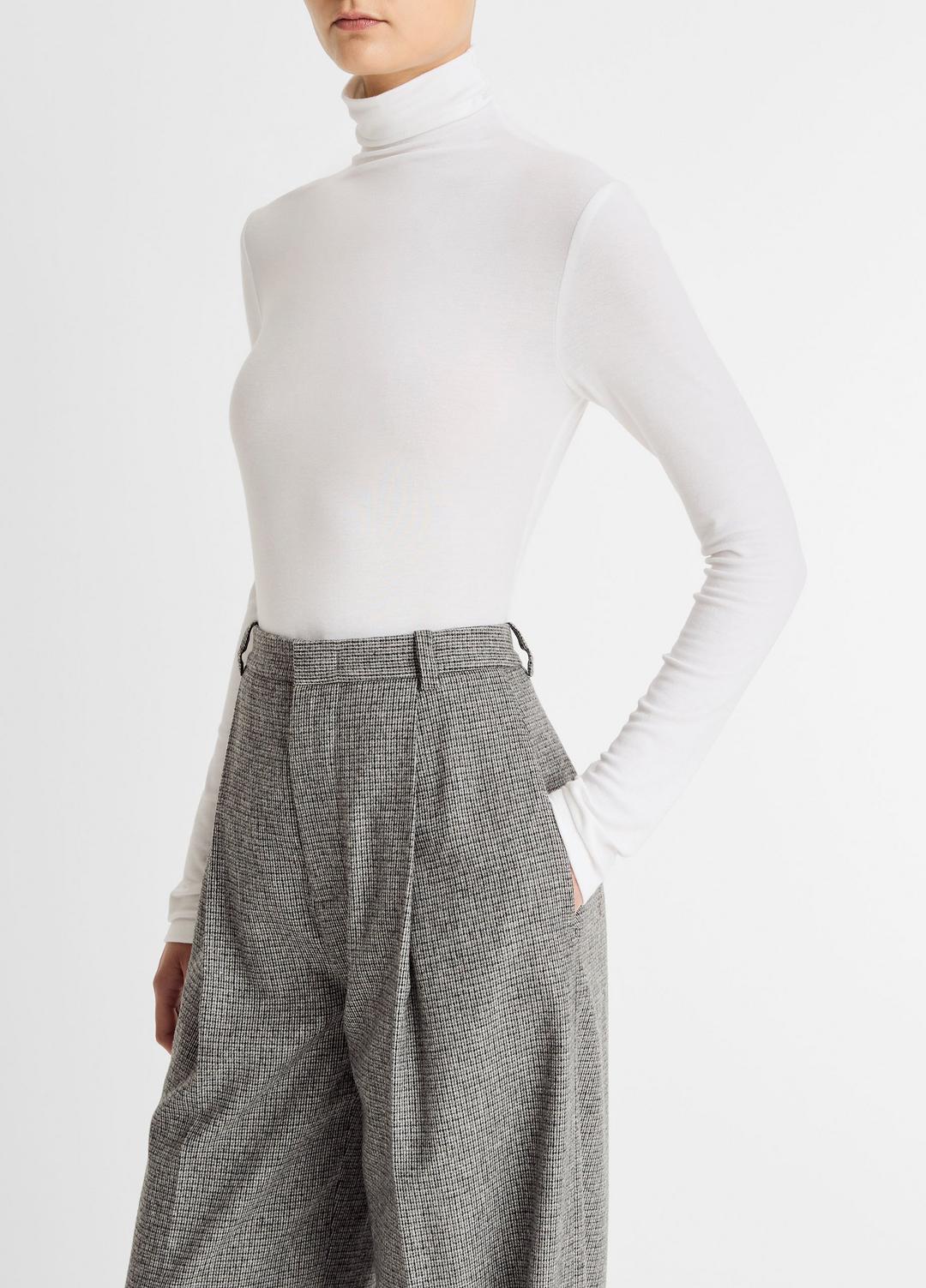 VINCE | Essential Long-Sleeve Turtleneck Top in Long Sleeve - OFF WHITE