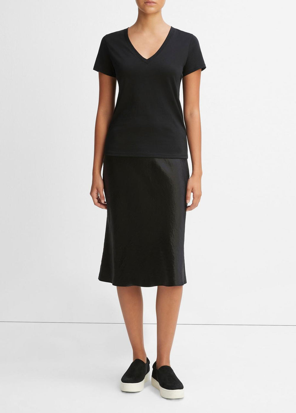 VINCE | Essential Pima Cotton V-Neck T-Shirt in Short Sleeve - BLACK