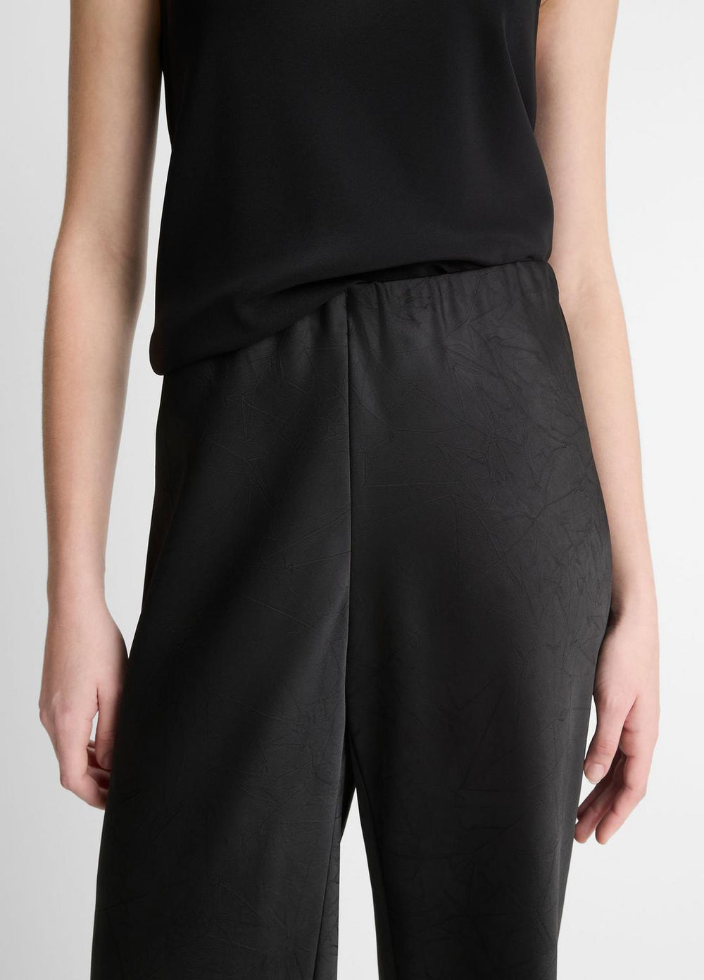 VINCE | Colette High-Rise Fluid Satin Bias Pant in Trousers - BLACK