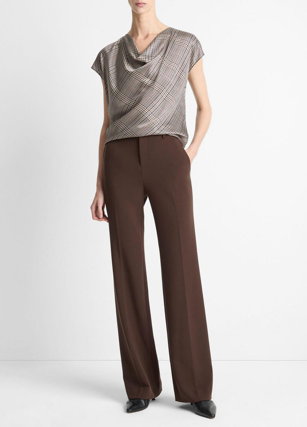 VINCE | Mid-Rise Tailored Flare Pant in Trousers - DEEP ESPRESSO