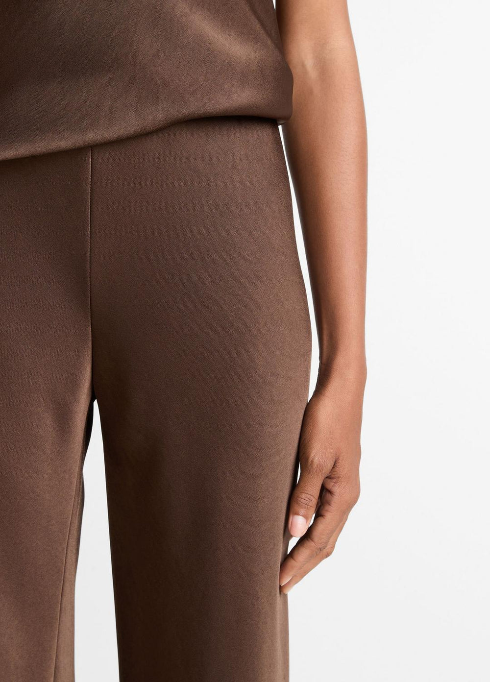 VINCE | Colette High-Rise Fluid Satin Bias Pant in Trousers - ESPRESSO