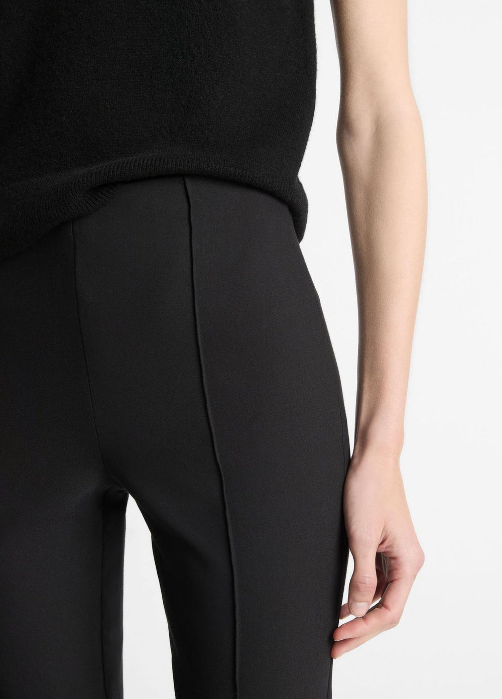 VINCE | Niki Mid-Rise Pintuck Crop Flare Pant in Trousers - BLACK