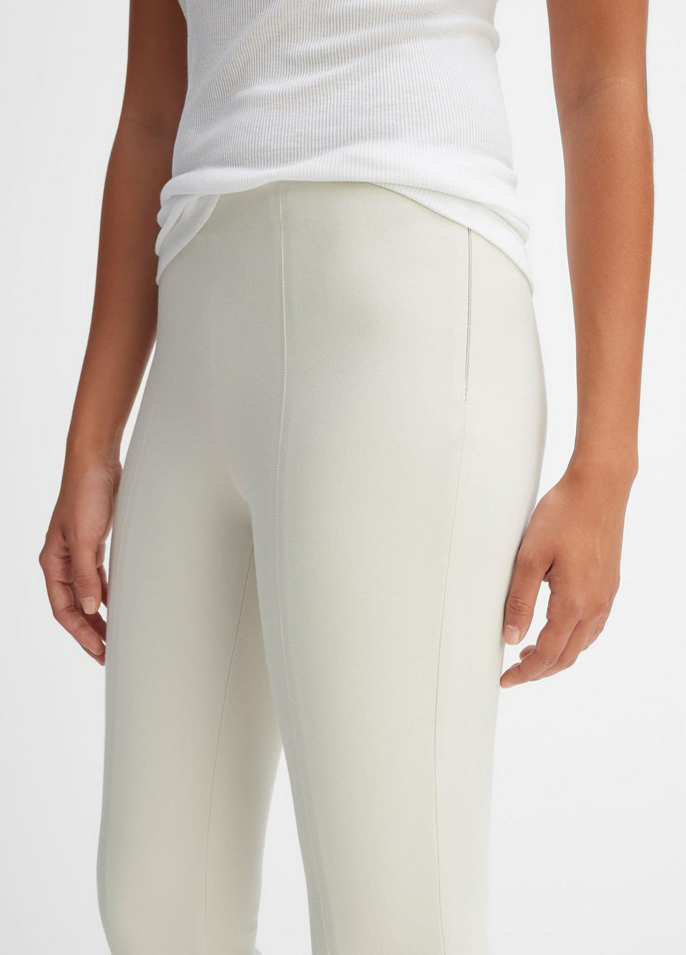 VINCE | Women's Stitch Front Seam Ponte Legging - GESSO