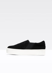 VINCE | Suede Warren Sneaker in Sneakers - BLACK