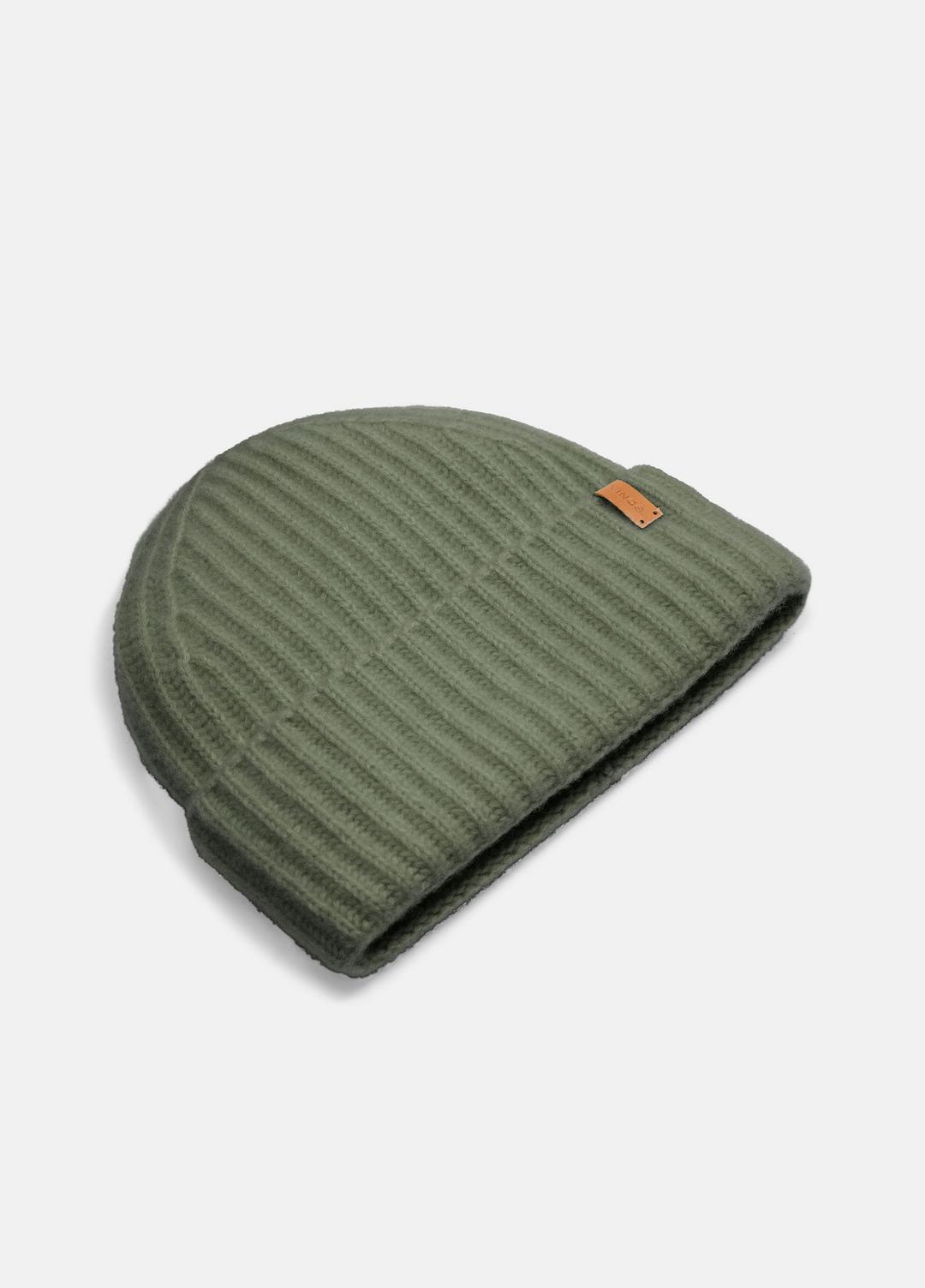 VINCE | Plush Cashmere Chunky-Knit Beanie in Scarves & Hats - DEEP PATINA
