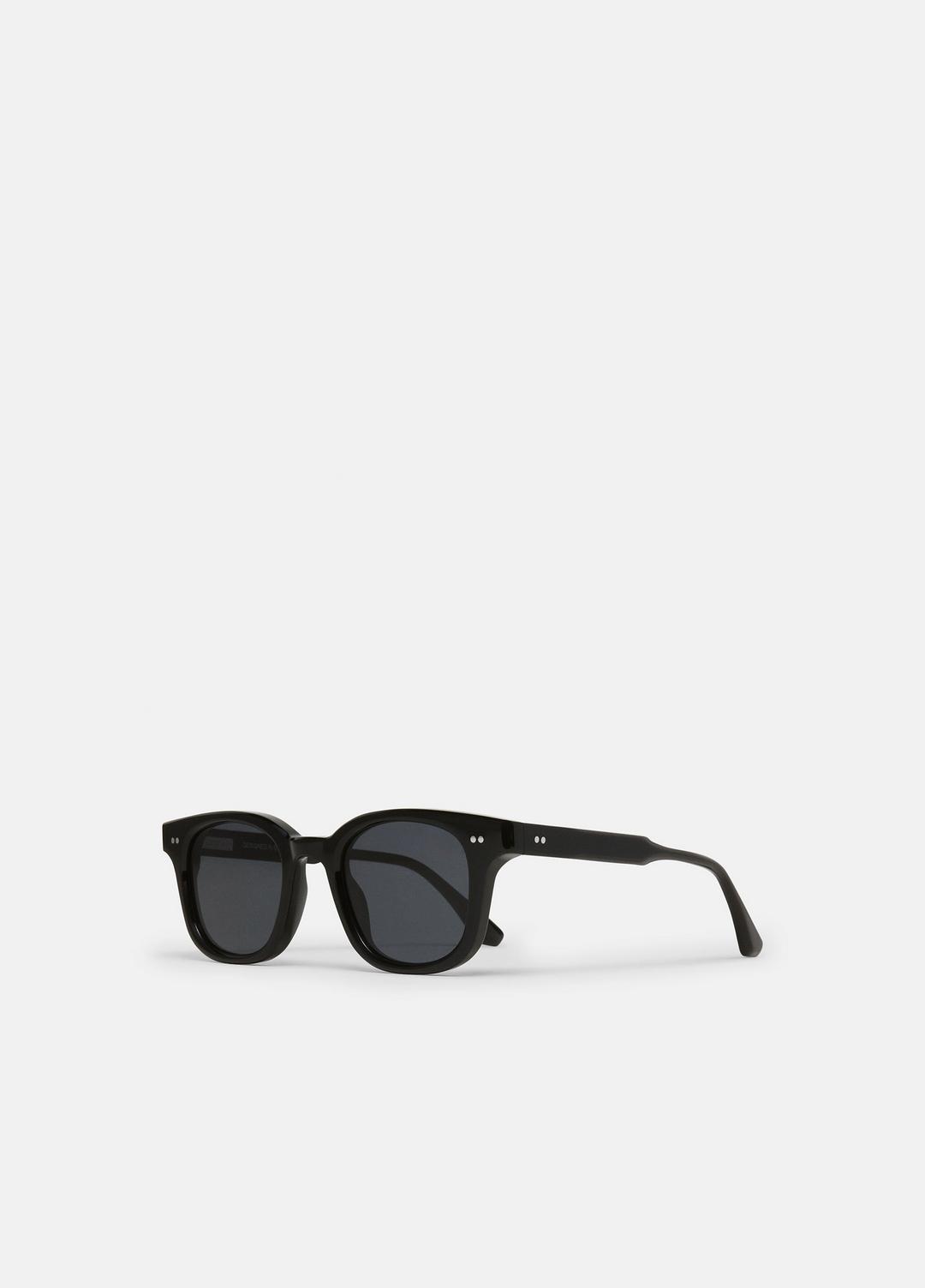 VINCE | Chimi 02 Sunglasses in Sunglasses - BLACK