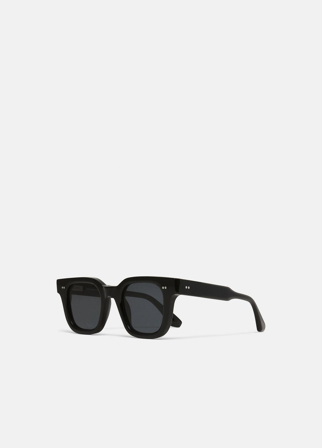 VINCE | Chimi 04 Sunglasses in Sunglasses - BLACK