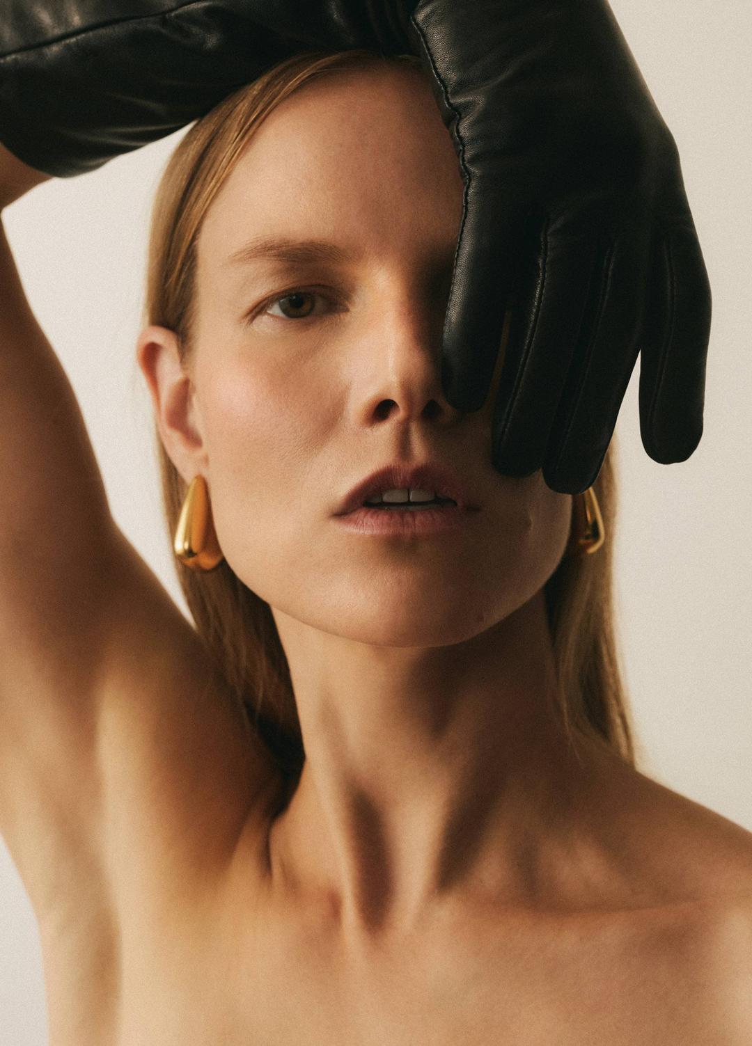 VINCE | Cashmere-Lined Medium Leather Glove in Gloves - BLACK