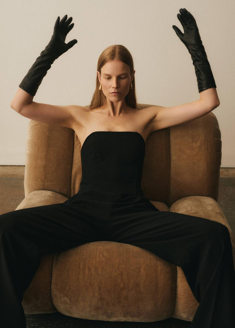 VINCE | Cashmere-Lined Medium Leather Glove in Gloves - BLACK