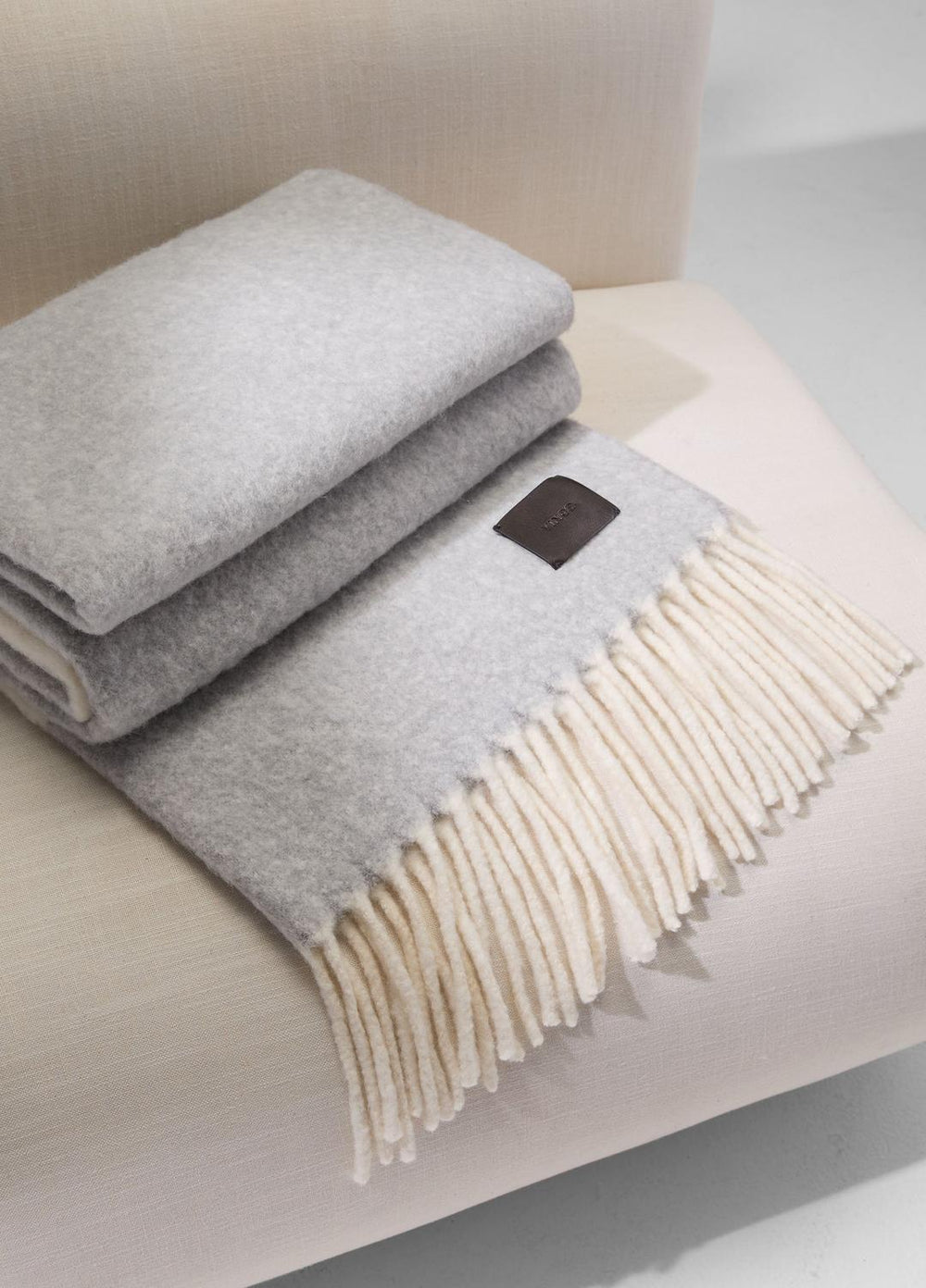 VINCE | Brushed Alpaca-Blend Throw in Pillows & Blankets - MEDIUM HEATHER GREY