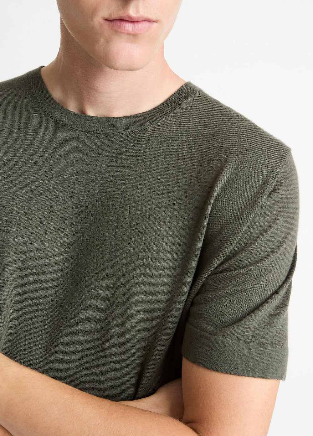 VINCE | Featherweight Merino Wool-Cashmere Short-Sleeve Sweater in Short Sleeve - SYCAMORE