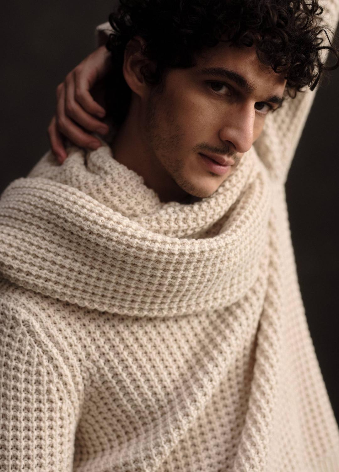 VINCE | Macro-Waffle Crew Neck Sweater in Crew Neck - PEBBLE WHITE