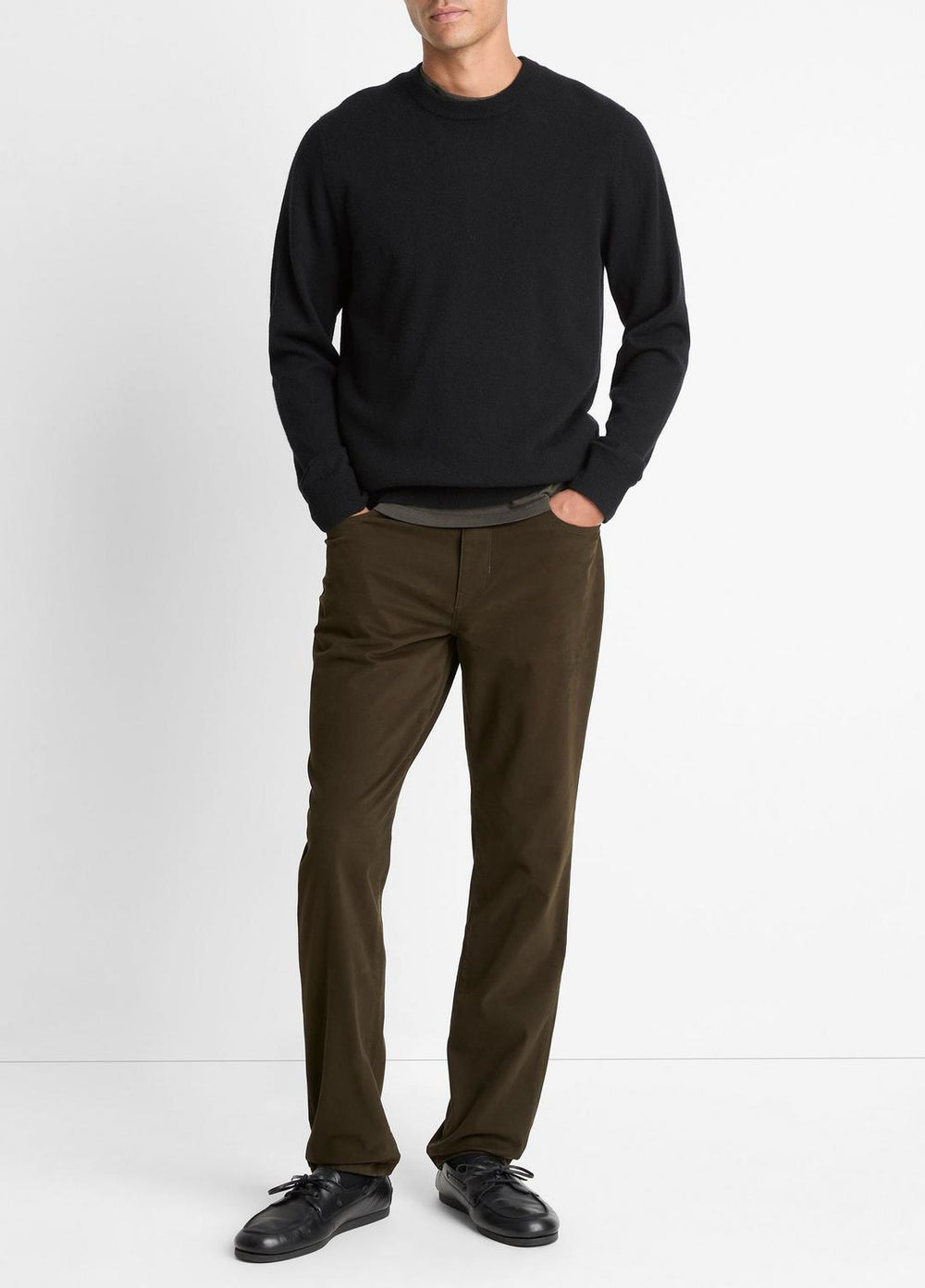 VINCE | Cashmere Crew Neck Sweater in Crew Neck - BLACK