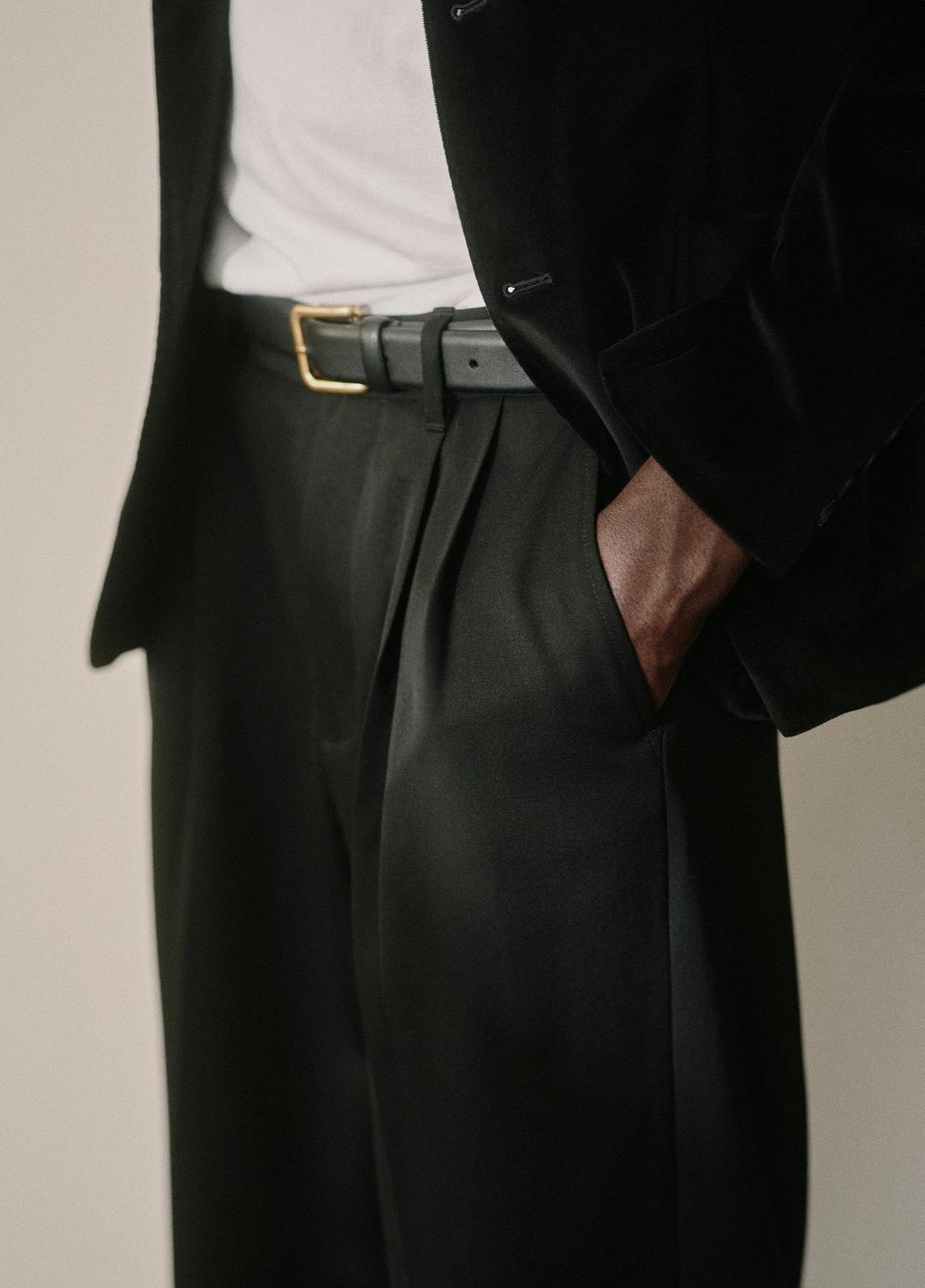 VINCE | Wool Double-Pleat Suiting Trouser in Trousers - BLACK