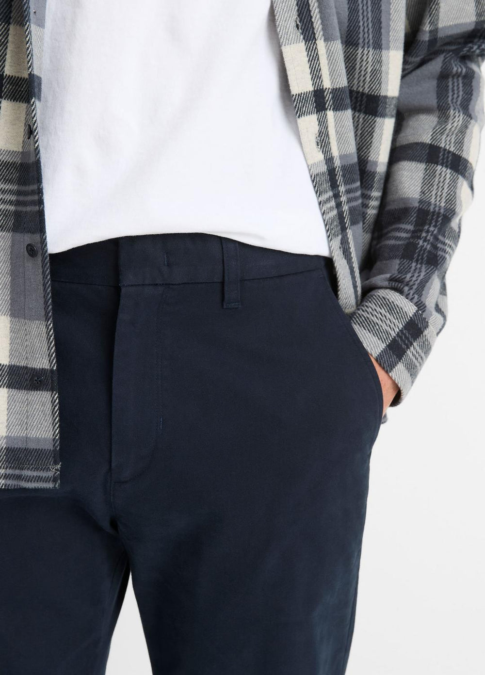 VINCE | Owen Athletic Stretch-Cotton Pant in Trousers - COASTAL BLUE
