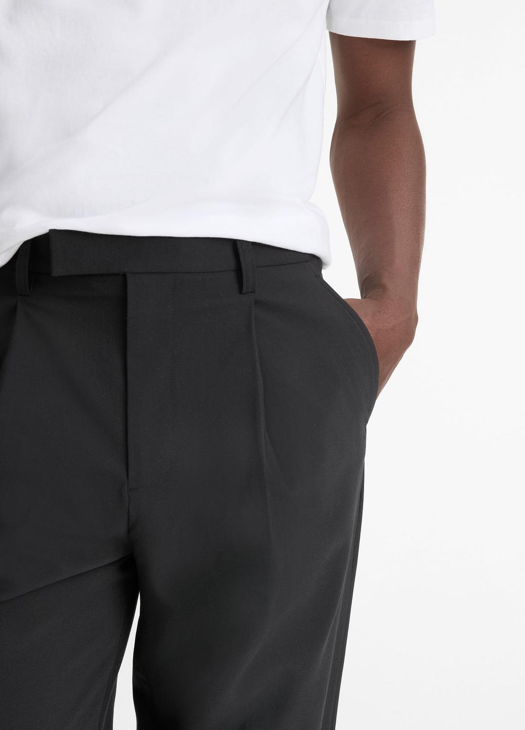 VINCE | Louie Relaxed Pleated Trouser in Trousers - BLACK