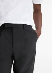 VINCE | Louie Relaxed Pleated Trouser in Trousers - BLACK